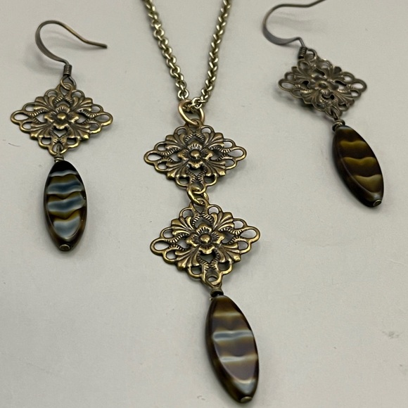 Handmade Jewelry - Bronze and Brown Filigree Necklace with Ornate Design